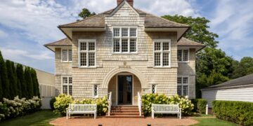 First Look! London Jewelers Opens New Rolex Boutique in East Hampton