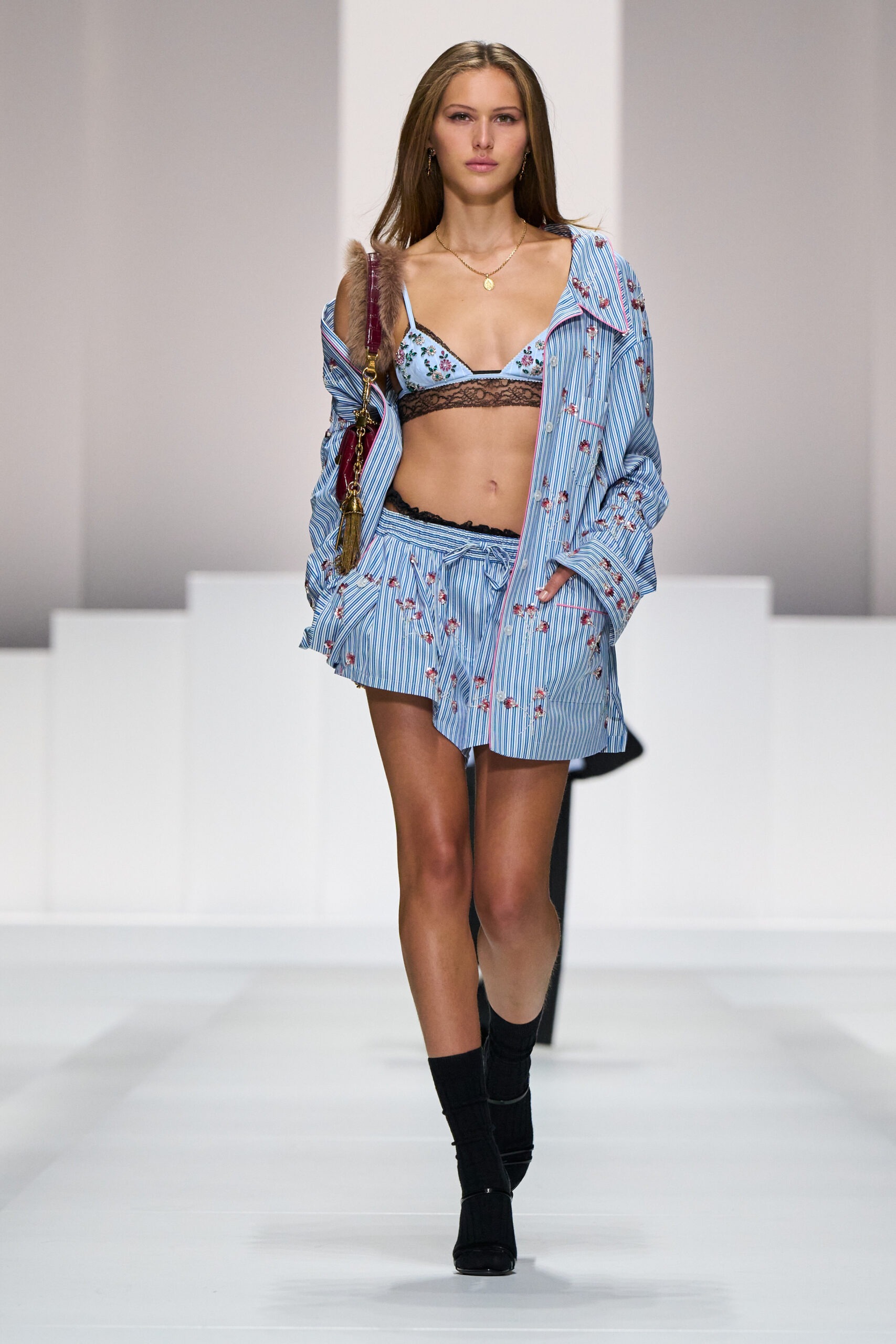 DG_WOMAN_SHOW_SUMMER_2026__PHOTO_GORUNWAY_LOOK_02