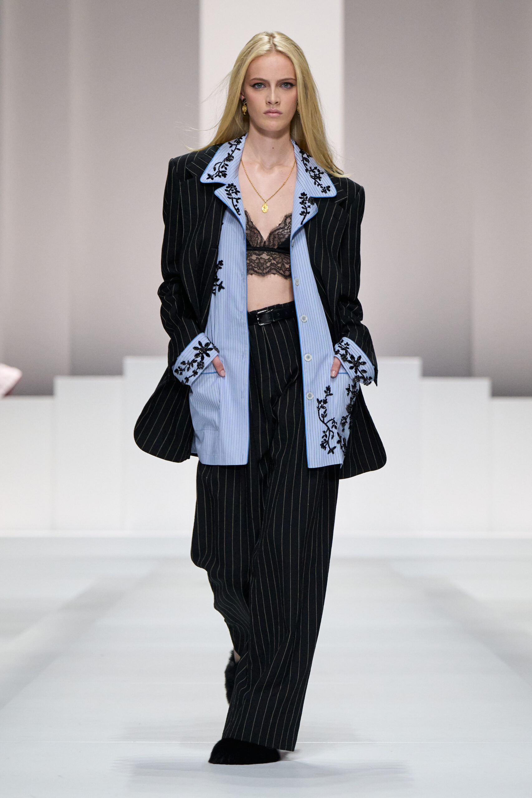 DG_WOMAN_SHOW_SUMMER_2026__PHOTO_GORUNWAY_LOOK_03