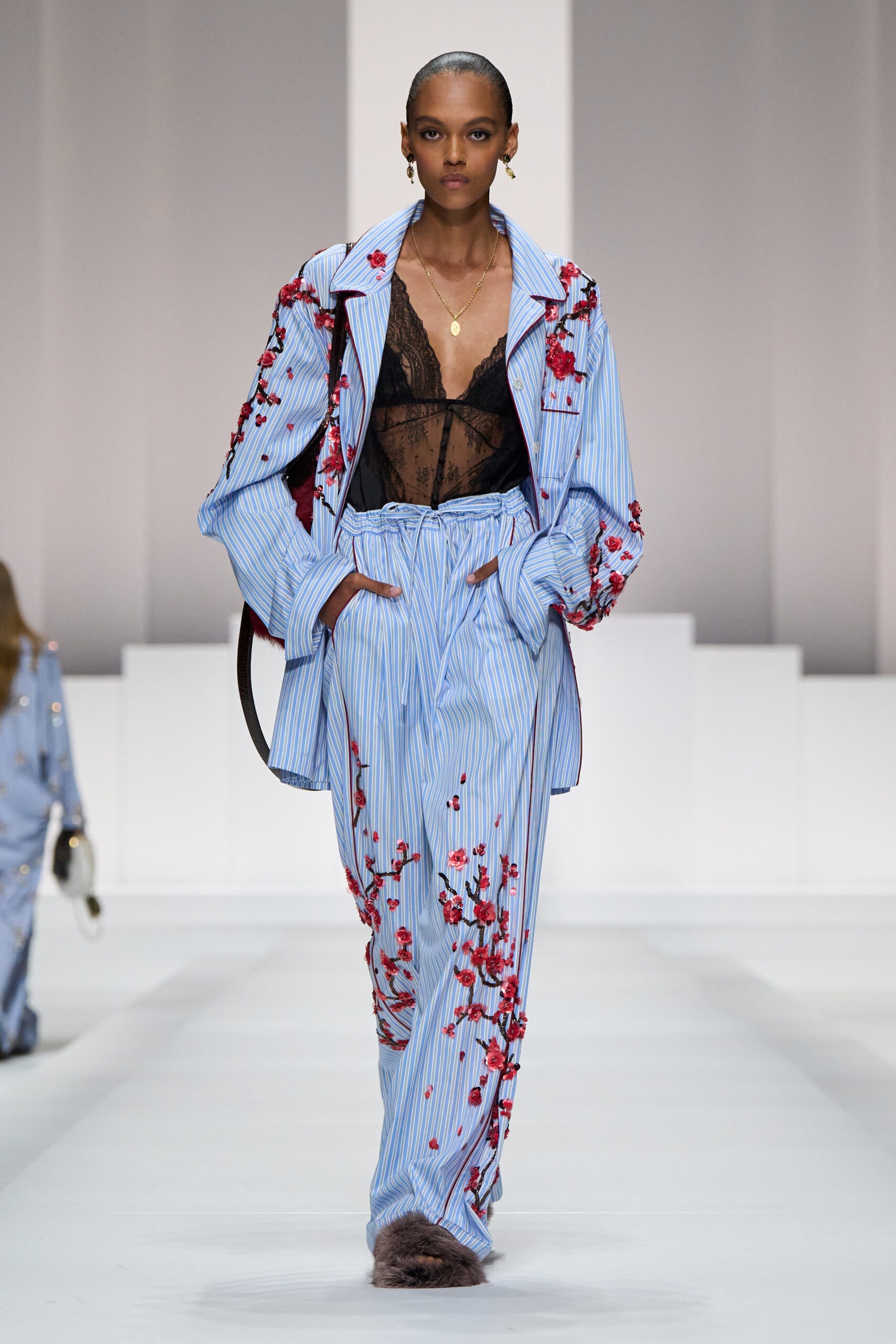 DG_WOMAN_SHOW_SUMMER_2026__PHOTO_GORUNWAY_LOOK_04