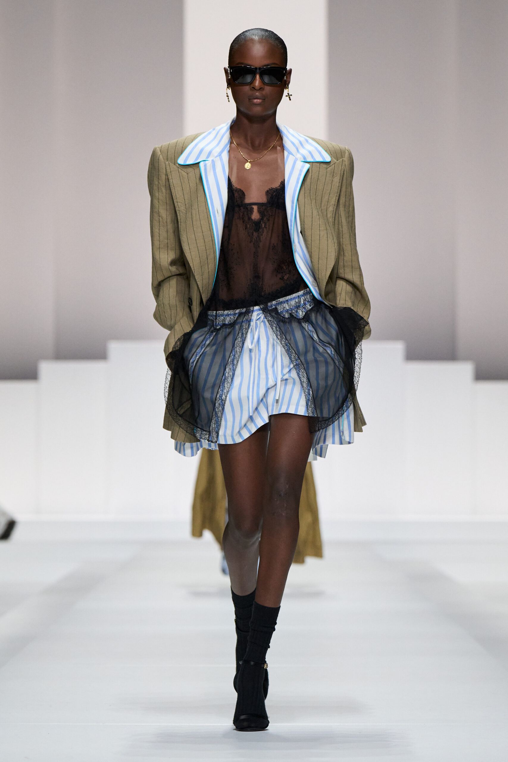 DG_WOMAN_SHOW_SUMMER_2026__PHOTO_GORUNWAY_LOOK_16