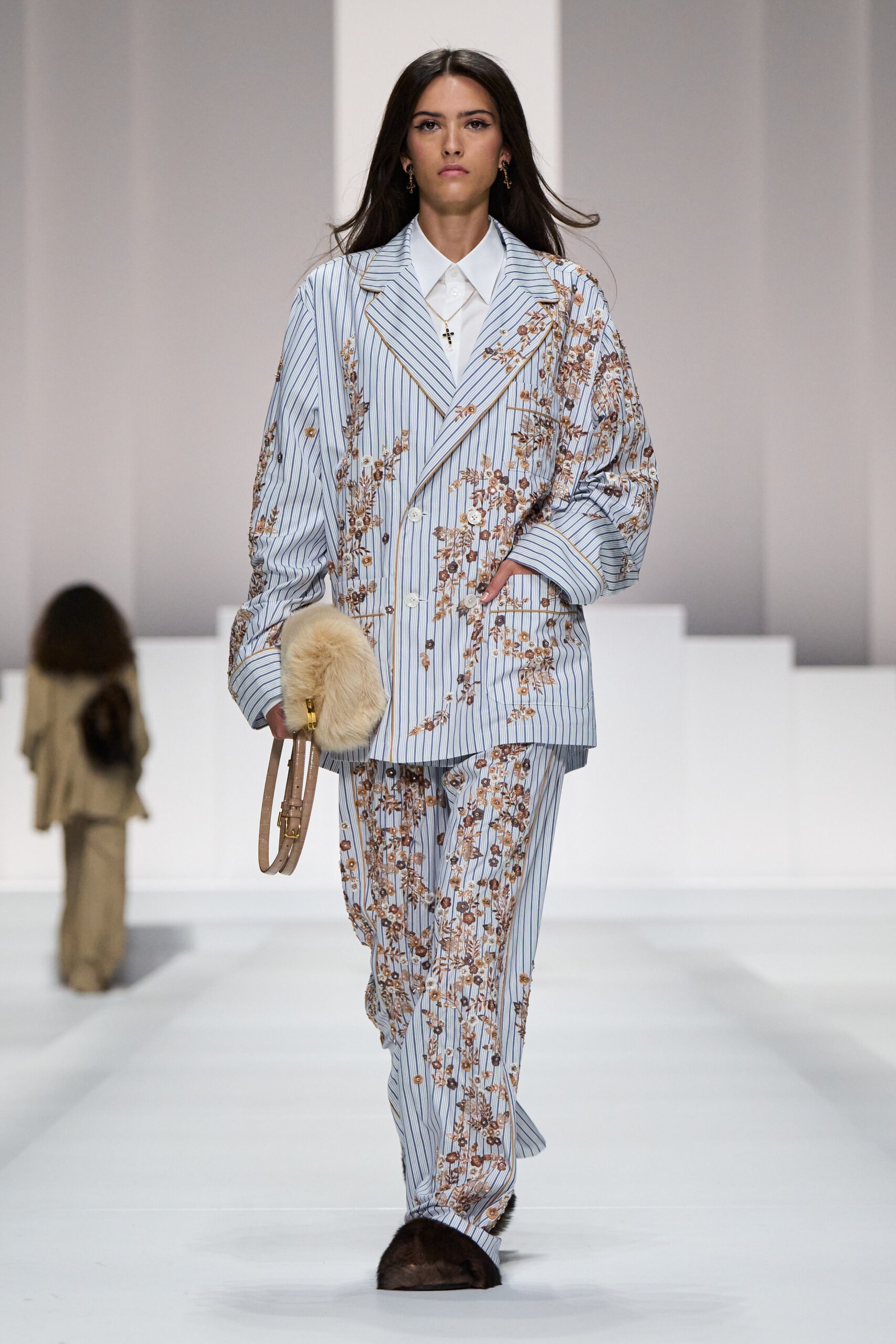 DG_WOMAN_SHOW_SUMMER_2026__PHOTO_GORUNWAY_LOOK_18