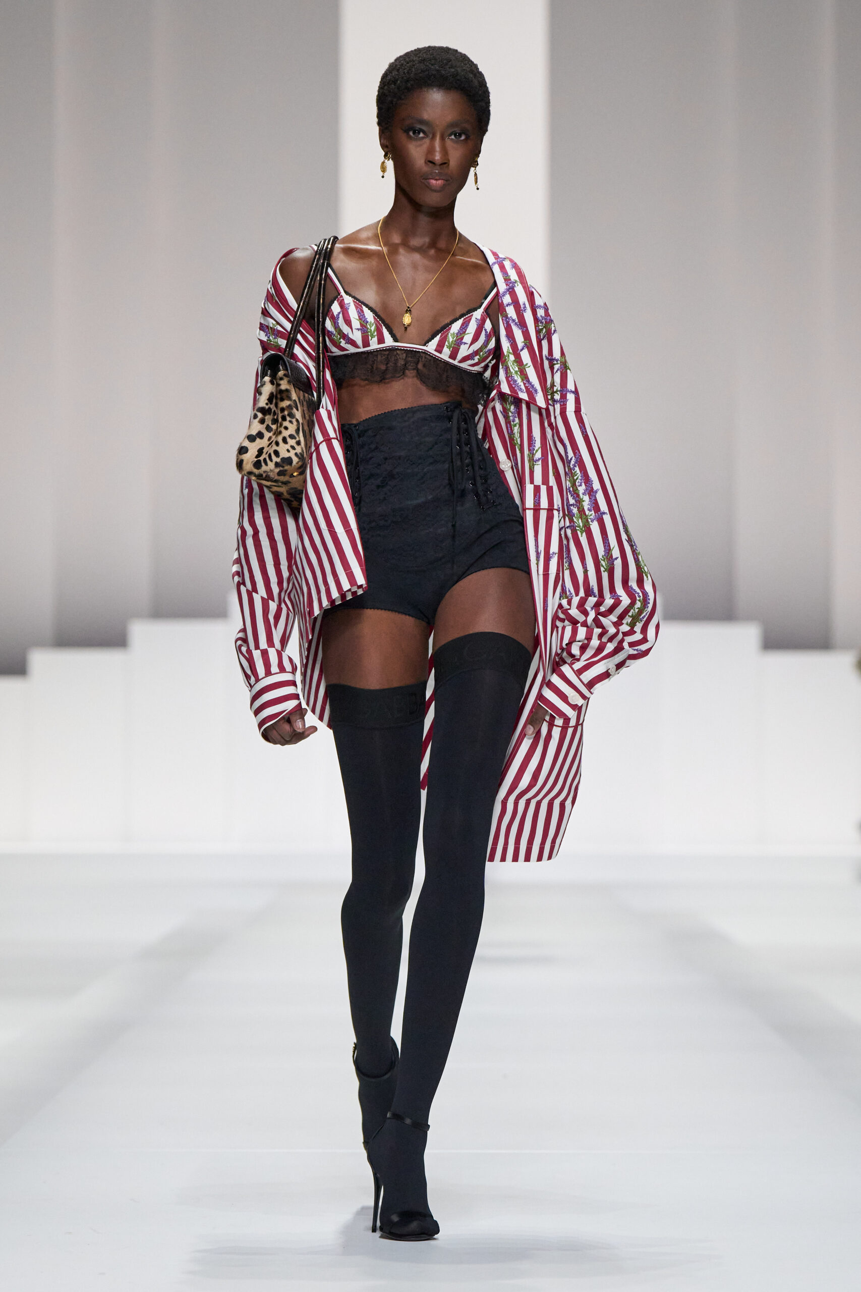 DG_WOMAN_SHOW_SUMMER_2026__PHOTO_GORUNWAY_LOOK_28
