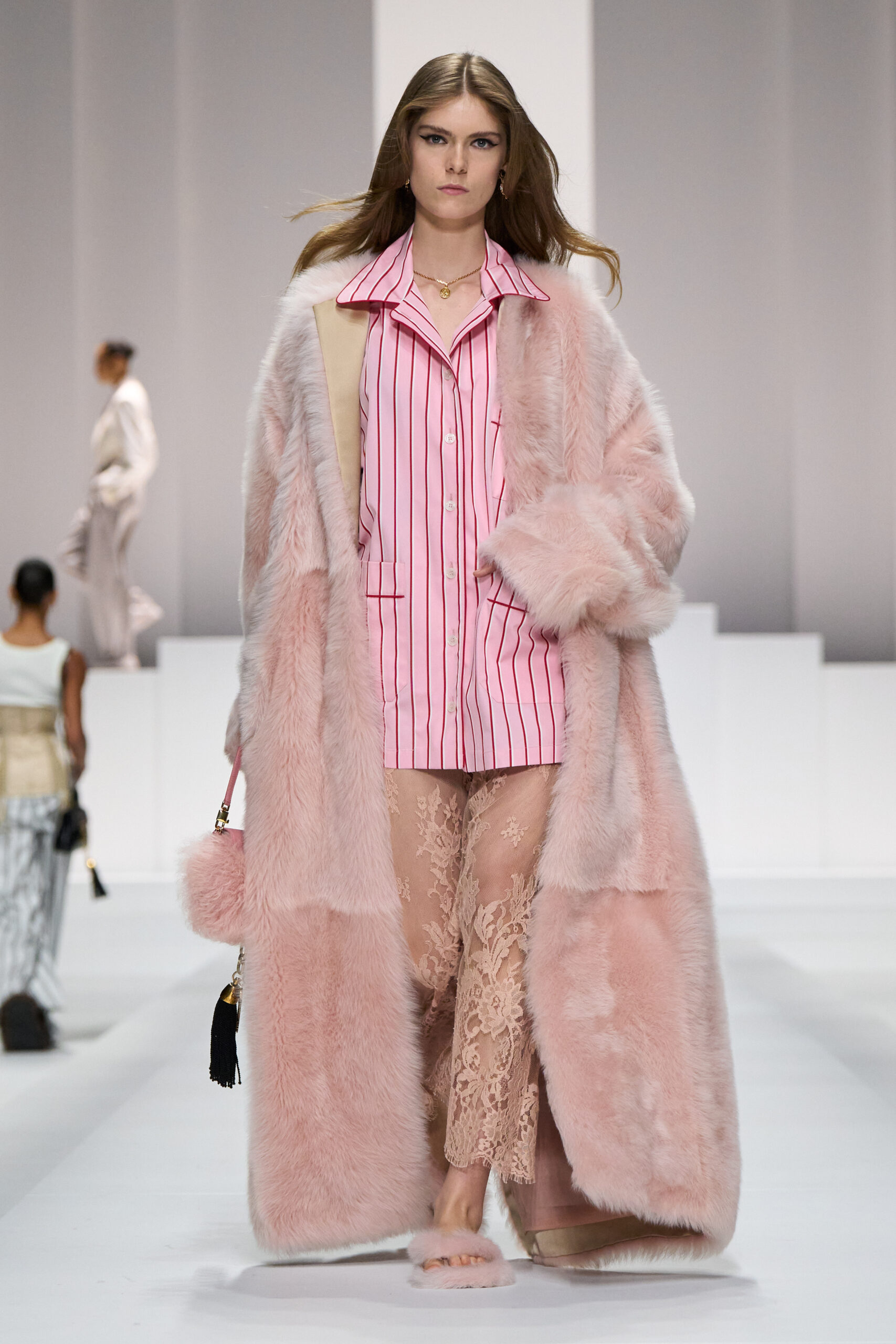 DG_WOMAN_SHOW_SUMMER_2026__PHOTO_GORUNWAY_LOOK_39