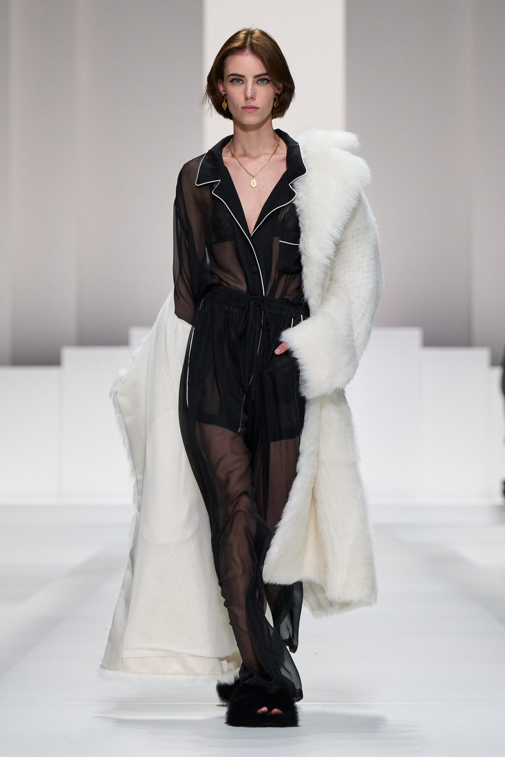 DG_WOMAN_SHOW_SUMMER_2026__PHOTO_GORUNWAY_LOOK_61