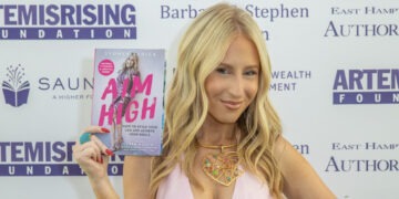 Authors Night in The Hamptons Hosts Beth Stern, Alec Baldwin, Sydney Sadick & More